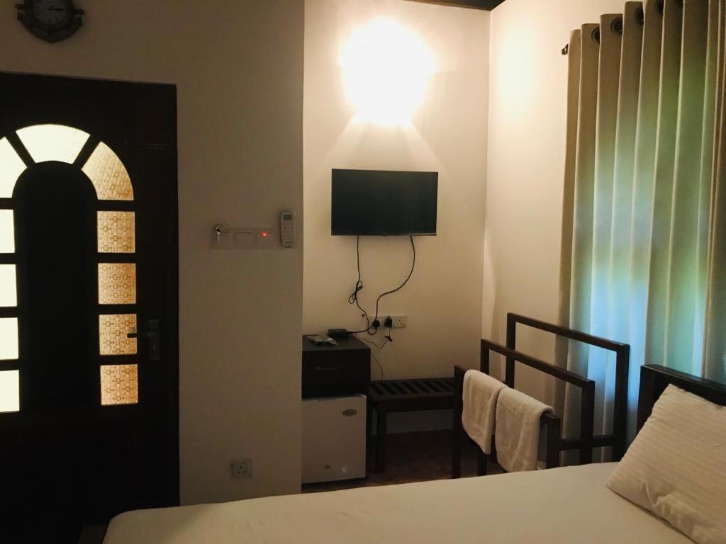 Langama Thena - ළඟම තැන Hotel Anuradhapura Buitenkant foto